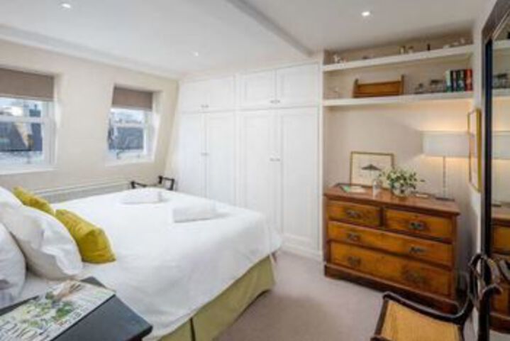 Room 8 of 20