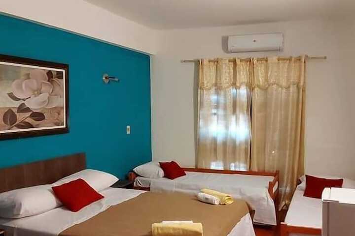 Room 5 of 9