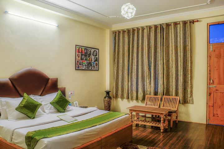 Room 3 of 30