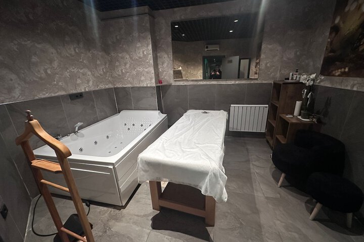 Spa 23 of 49