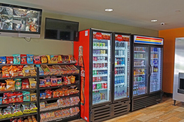Snack bar