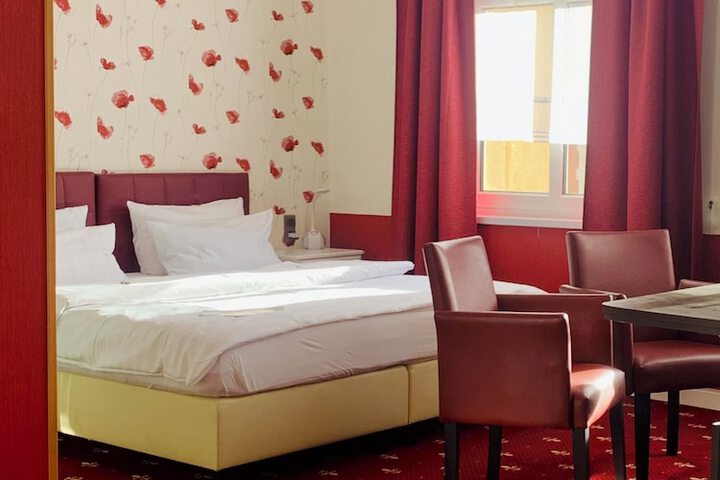 Room 26 of 85
