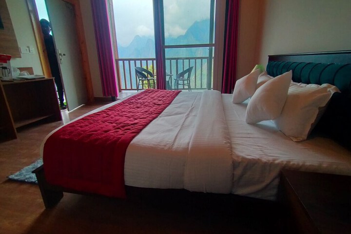 Room 6 of 31