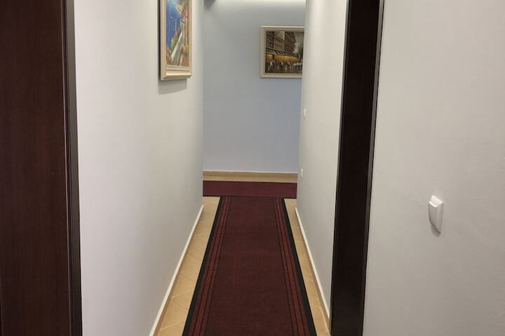 Ballroom/Hall 12 of 14