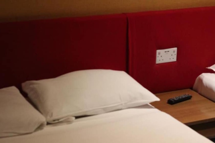 Room 2 of 6
