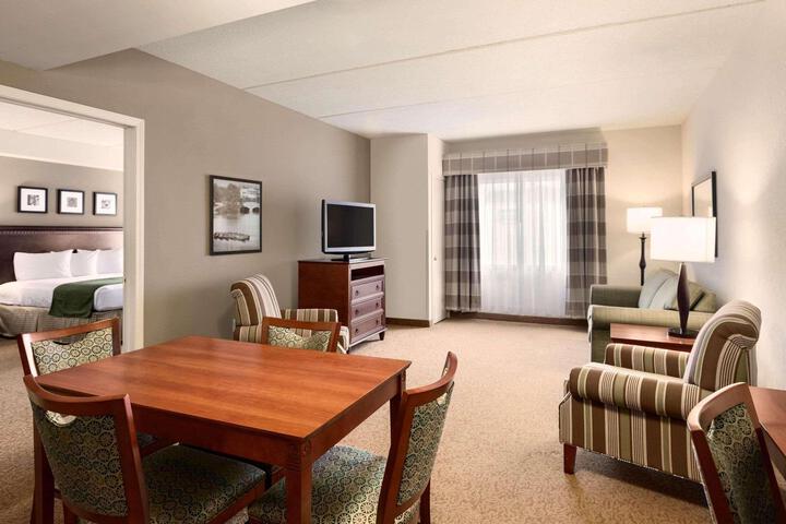 1 King Bed (6 of 13)