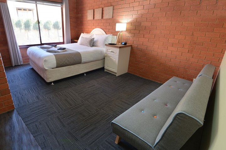 Room 8 of 28