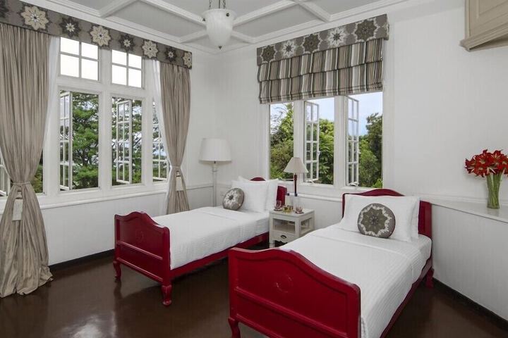 Room 15 of 19