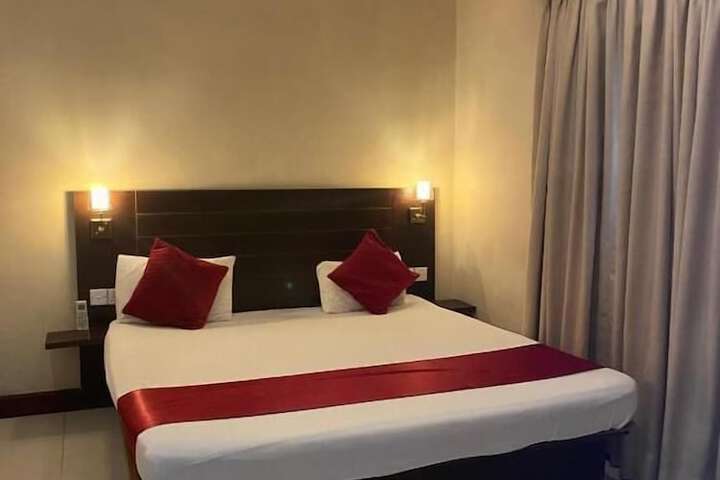 Room 2 of 10