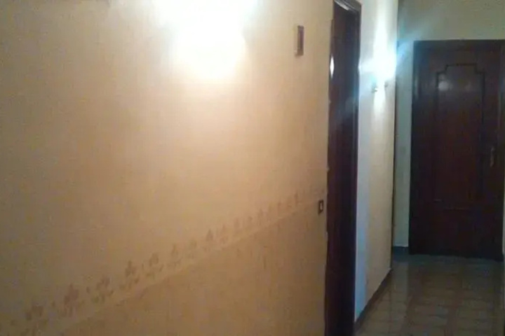 Room 8 of 9