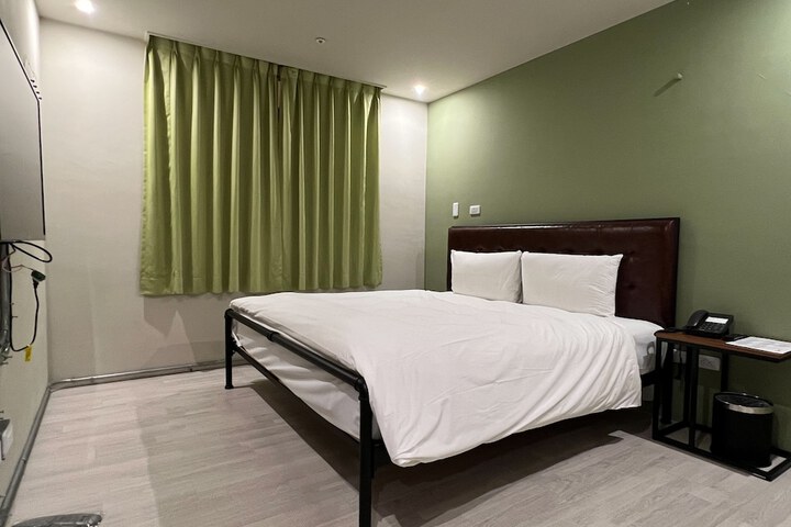 Room 25 of 49
