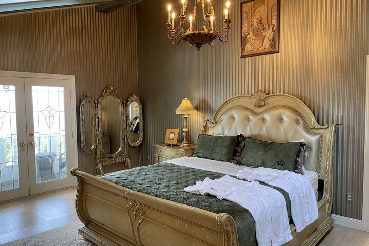 Room 8 of 45
