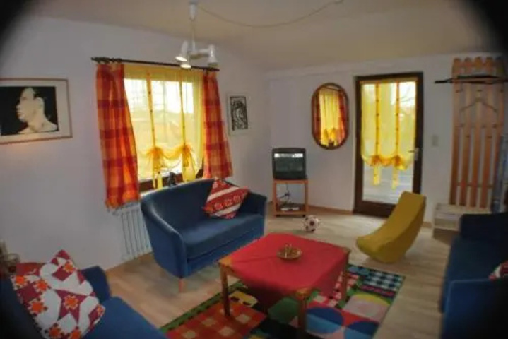 Room 4 of 10