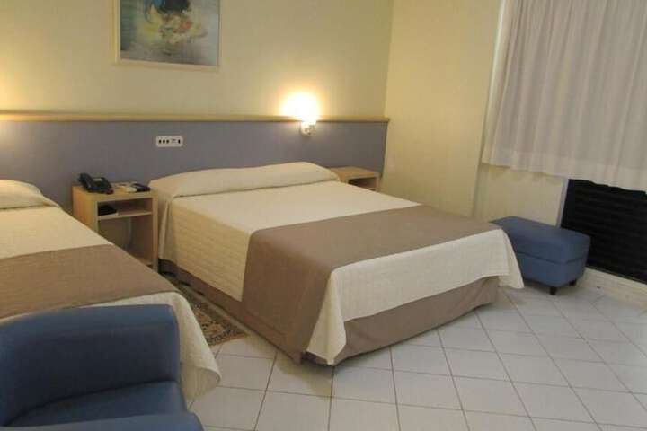 Room 12 of 36