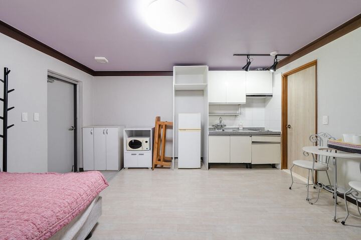 Room 16 of 100