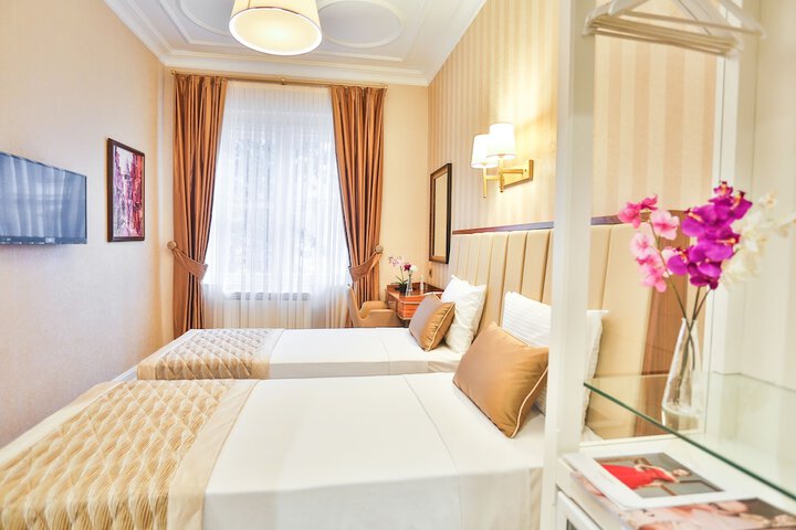 Room 16 of 35