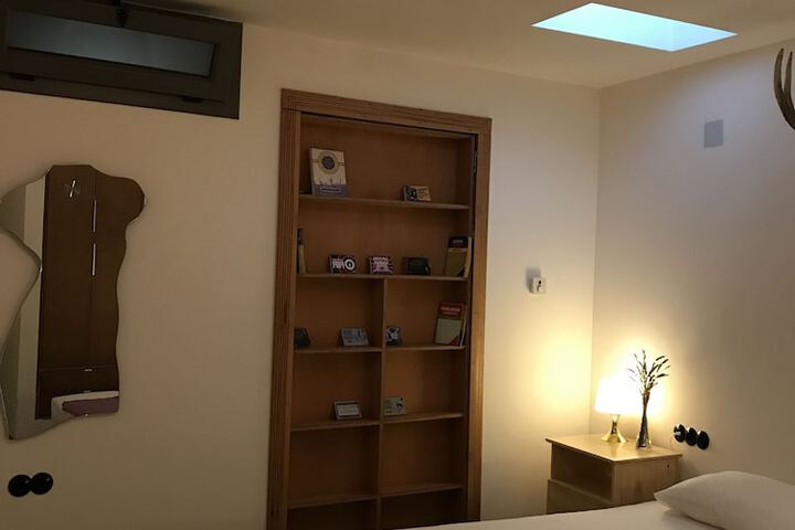 Room 9 of 131