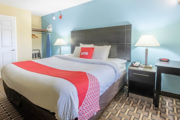 1 King Bed (21 of 29)