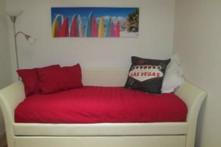 Room 8 of 28