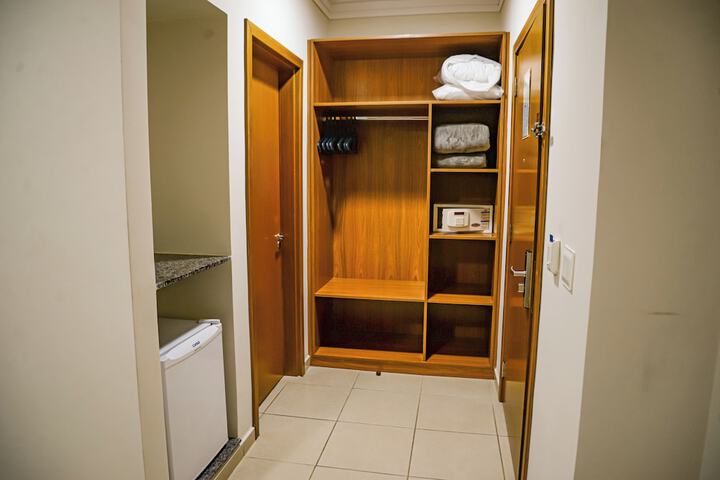 Room 16 of 44