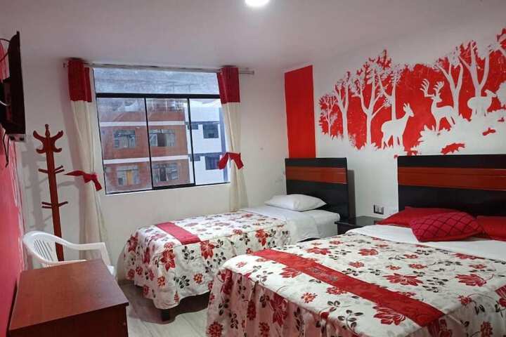 Room 4 of 16