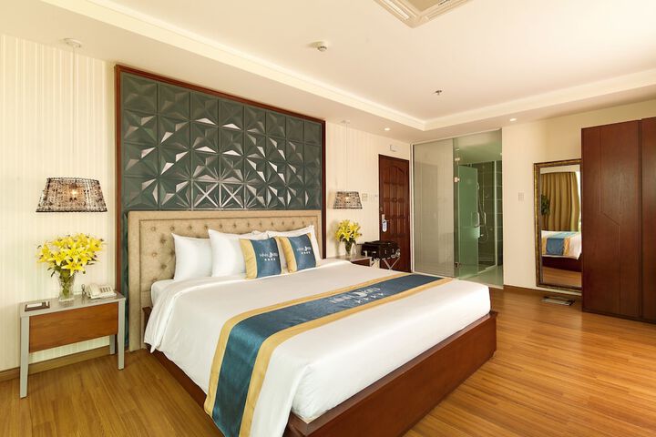 Room 12 of 90