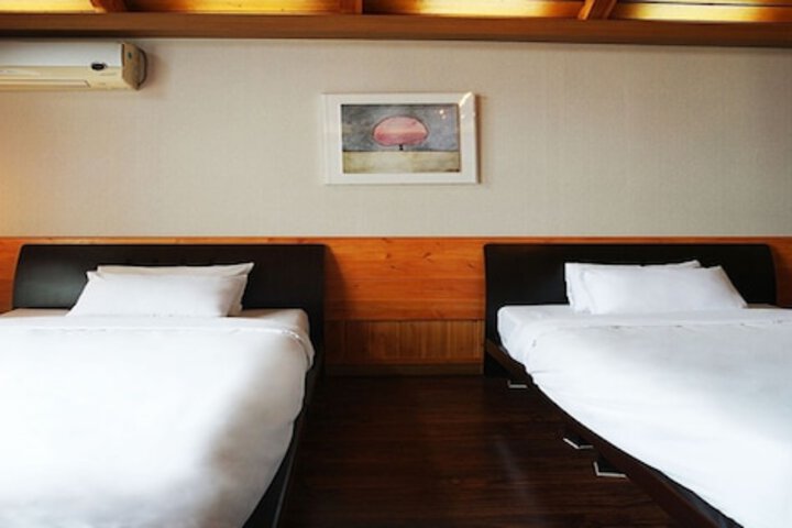 Room 6 of 57