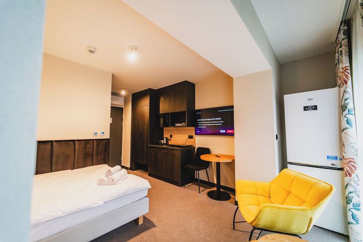 Room 9 of 21