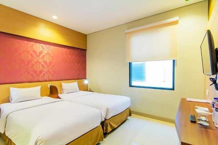 Room 5 of 28