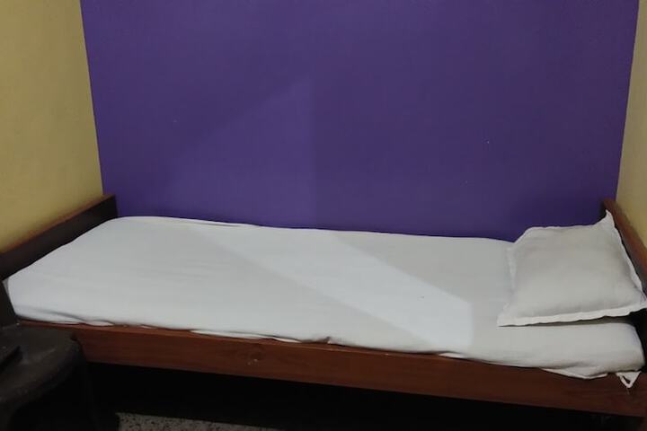 Room 7 of 14