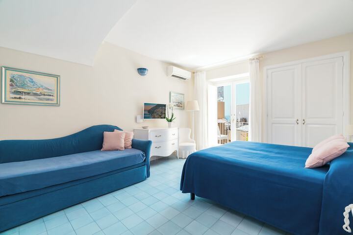 Room 8 of 62