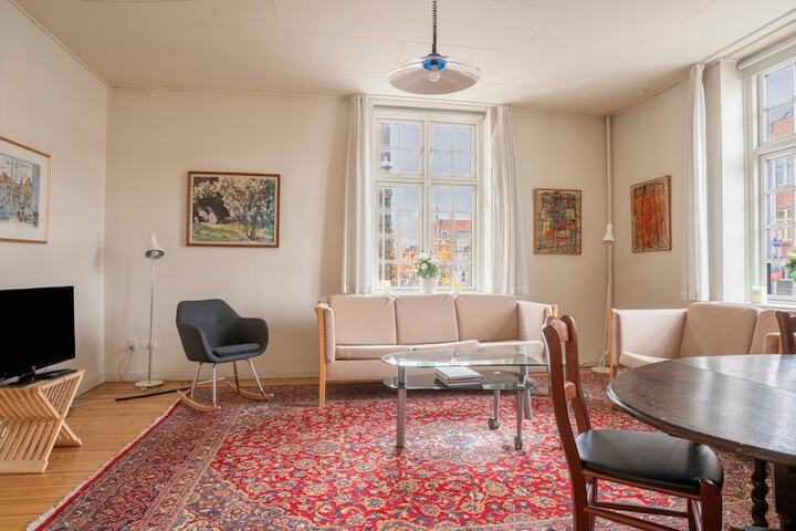 Room 52 of 69