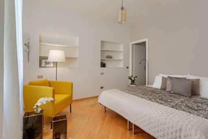 Room 6 of 28