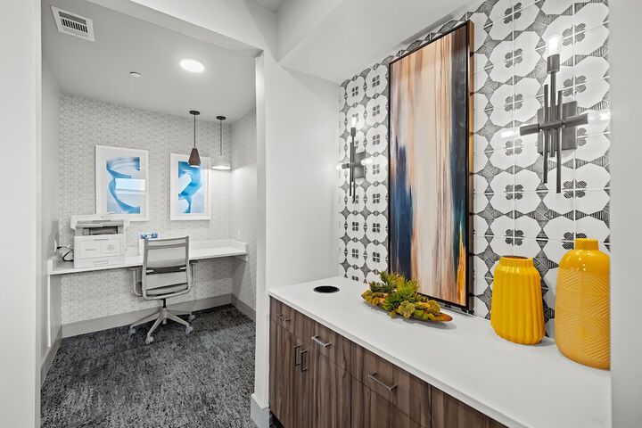 Business Center 608 of 656