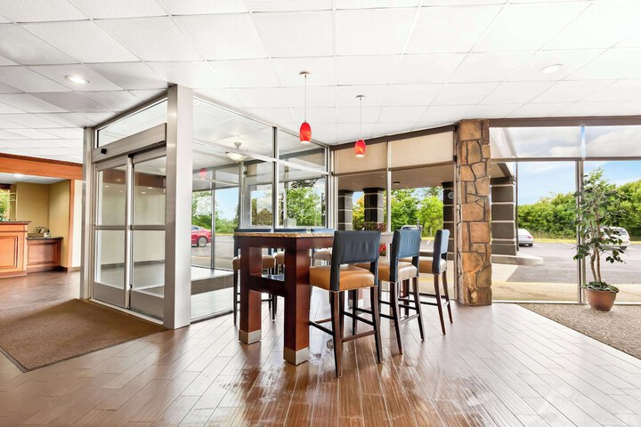 Guest Lobby