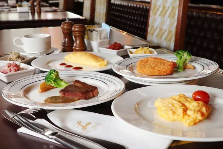 Dining 66 of 99