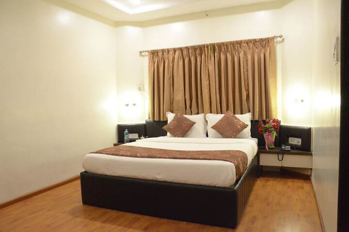 Room 4 of 30