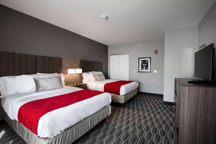 2 Queen Beds Deluxe Room (3 of 9)