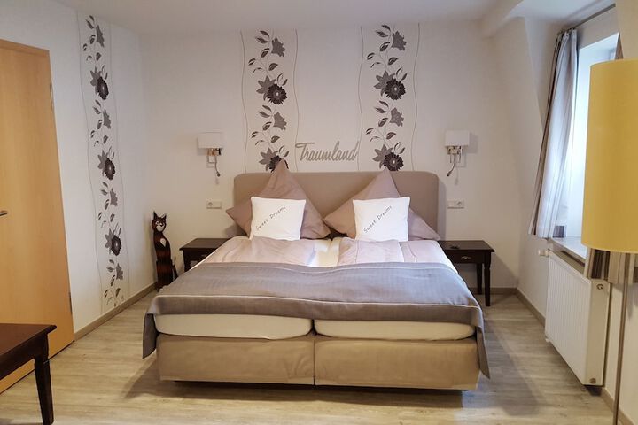 Room 3 of 39