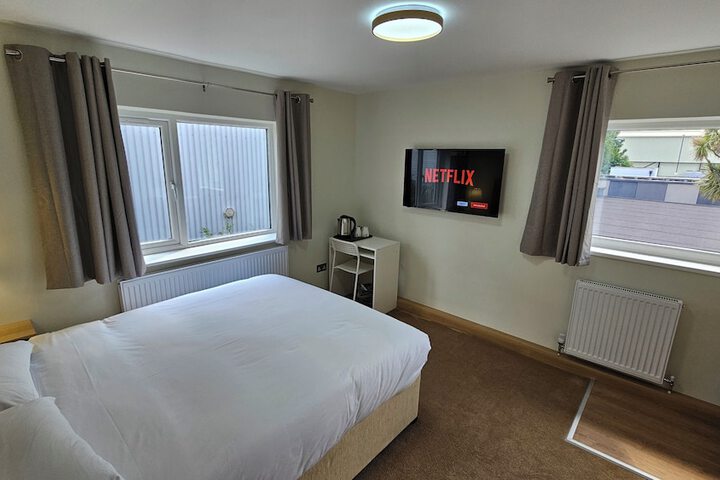 Room 5 of 38