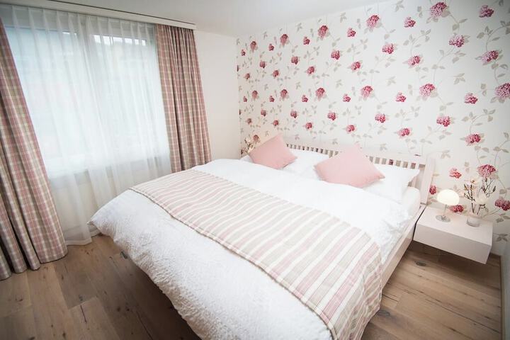 Room 4 of 42