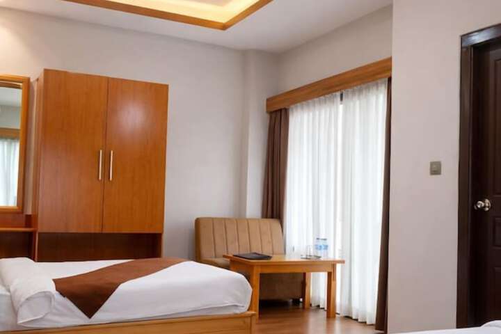 Room 13 of 26