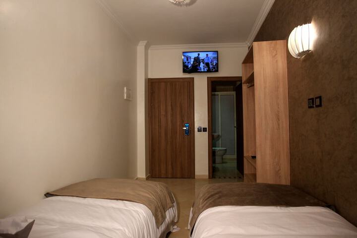 Room 13 of 27
