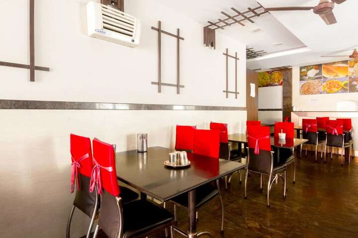 Dining 18 of 19
