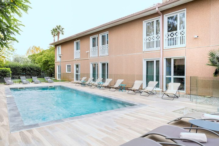 Pools & Facilities