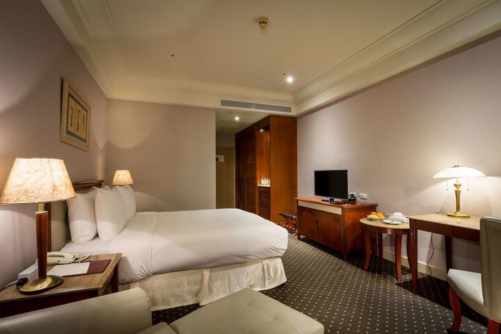 Room 8 of 21