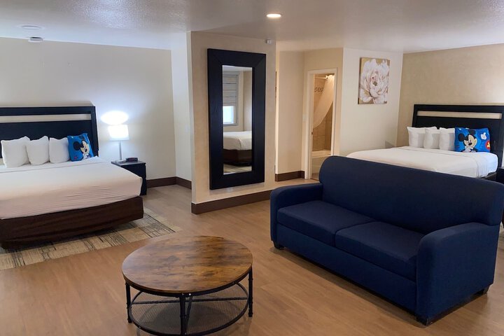2 Queen Beds (24 of 27)