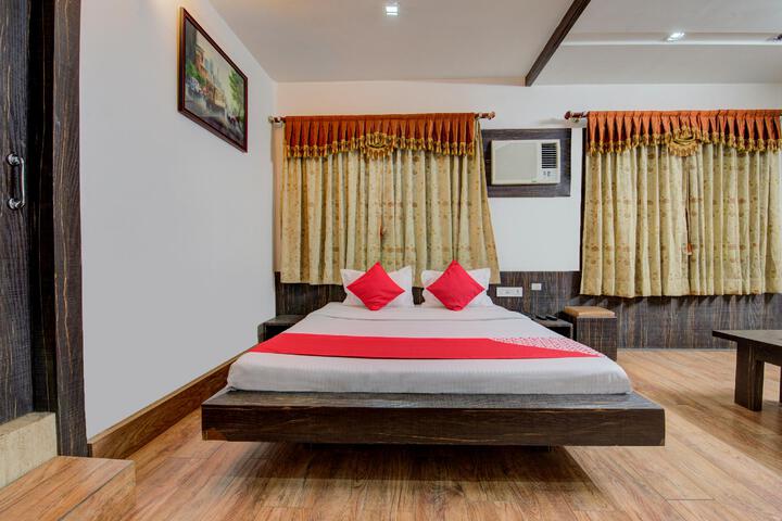 Room 2 of 9