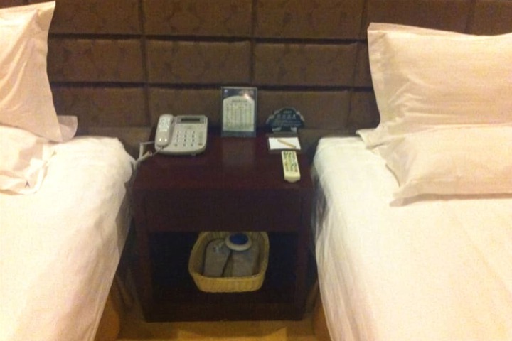 Room 5 of 34