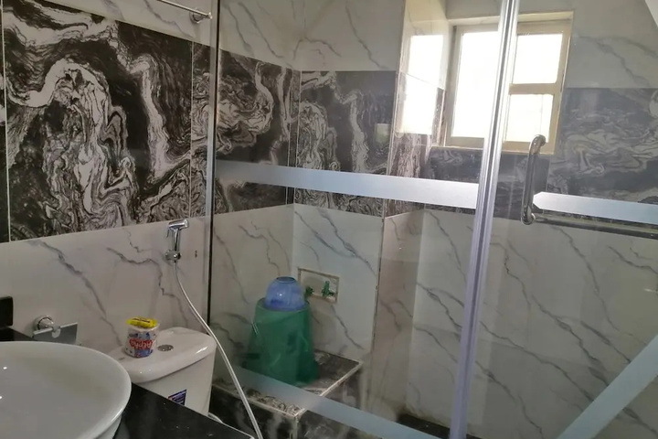 Room 8 of 15